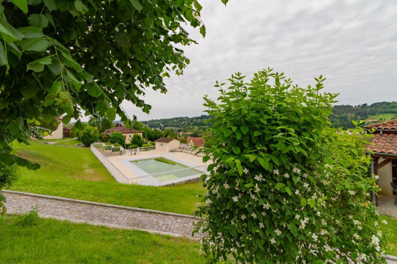 La Sarlaterra - Appt Avec Piscine Partagee Apartment Bagian luar foto